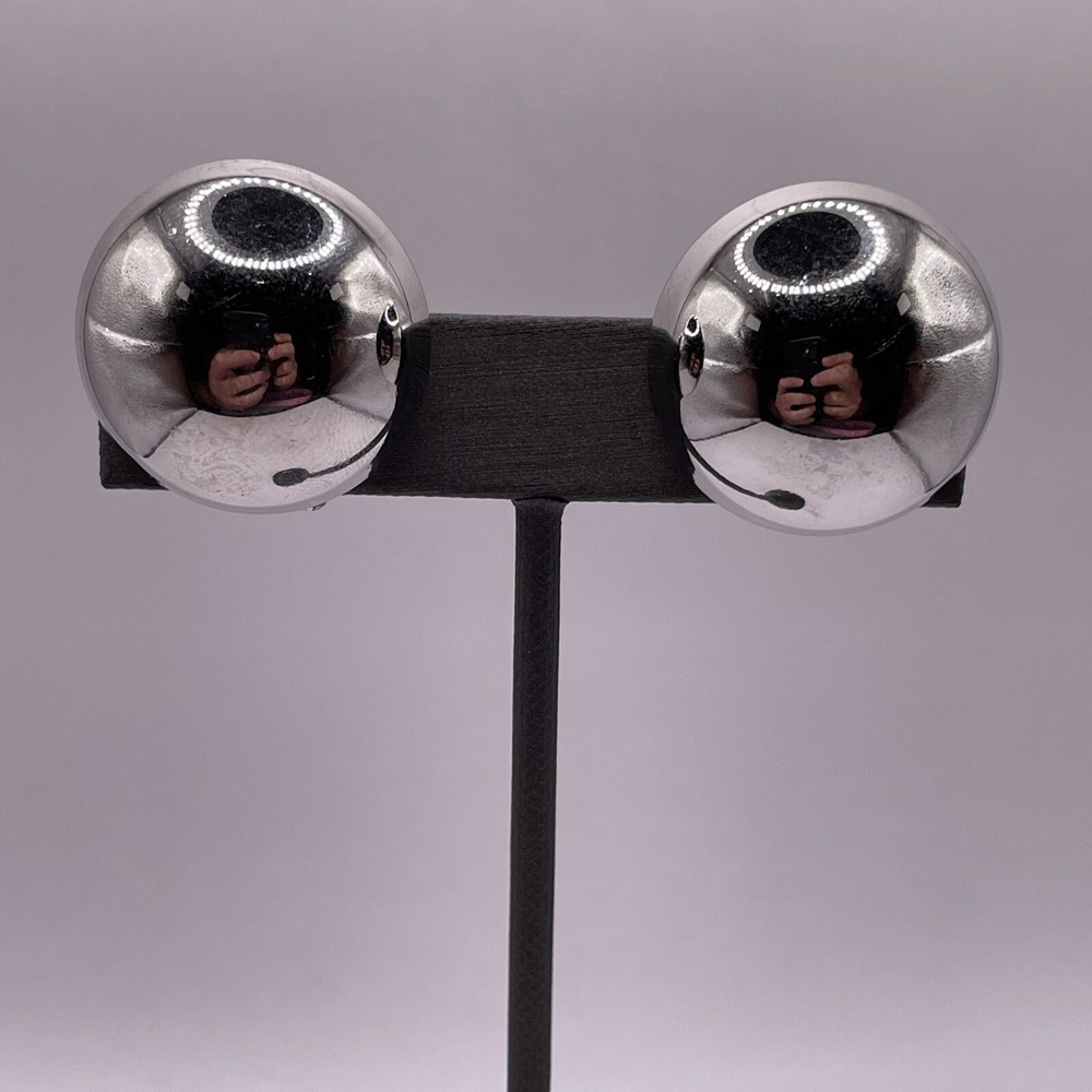 VINTAGE CORO SHINY SILVER TONE METAL DOME BUTTON CLIP ON EARRINGS CHUNKY AL5.1‎